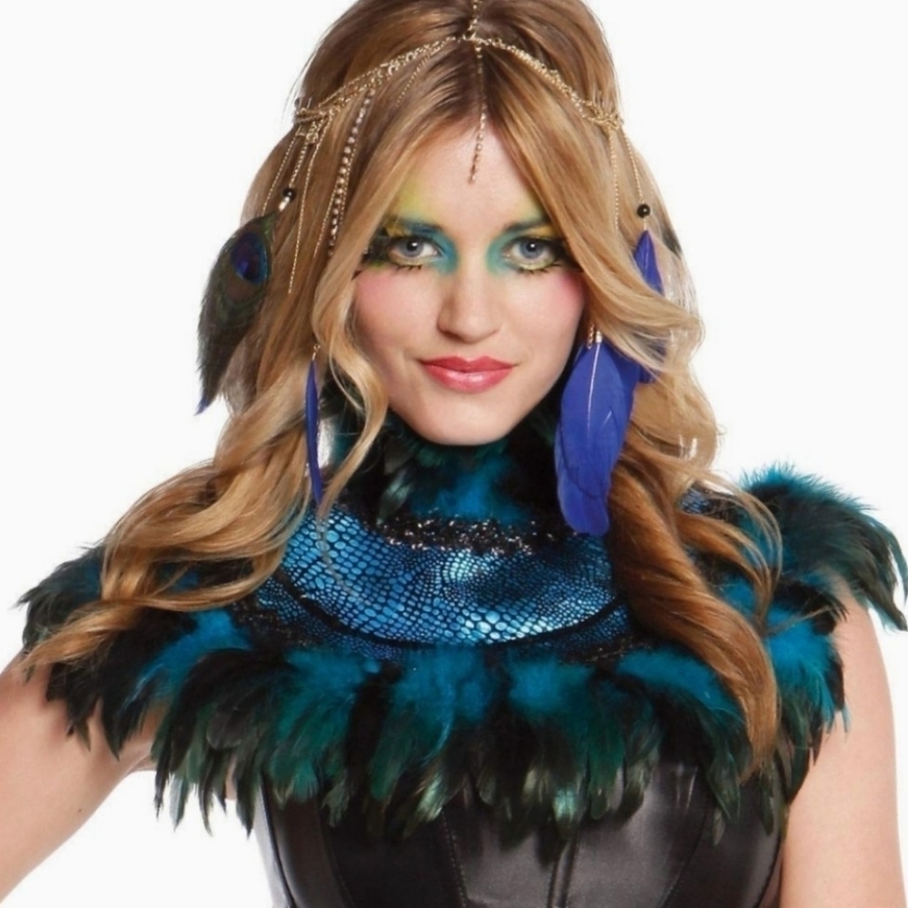 🧿 FEATHER EMBELISHED COLLAR